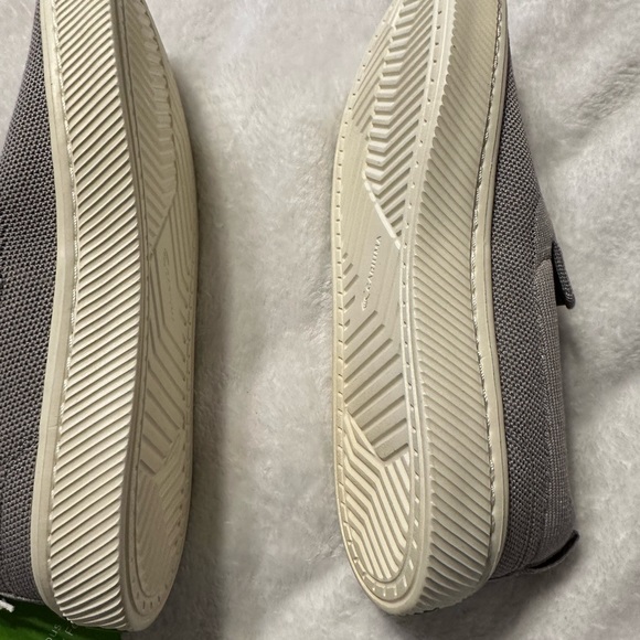 NWT slip on Carimu sneakers - Picture 5 of 6